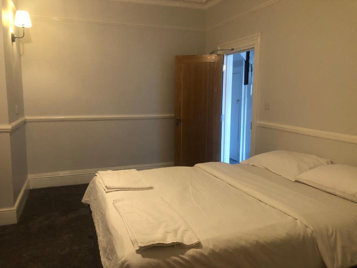 371 Guest House Ig1 4Uq 일포드 외부 사진